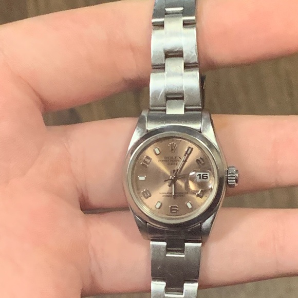Rolex oyster perpetual date females watch